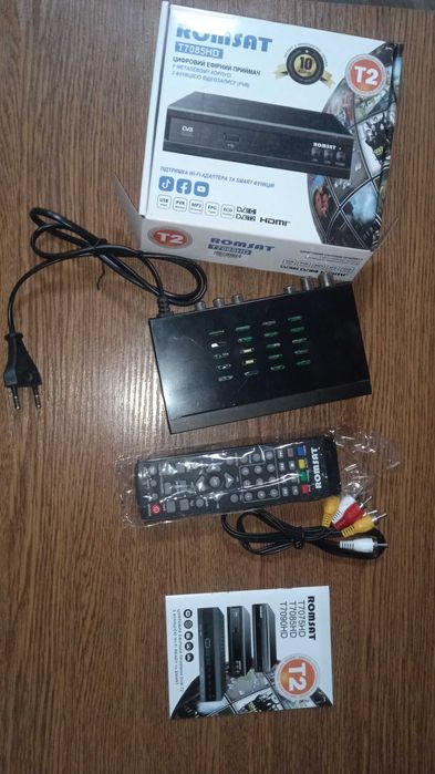 Тюнер Romsat T7085HD