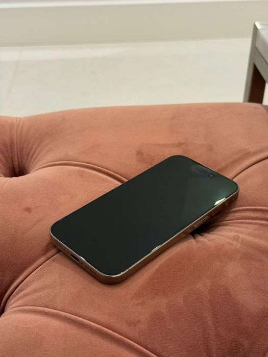 Apple iPhone 15 Pro 256GB Titânio Natural - Como Novo (c/ Caixa)