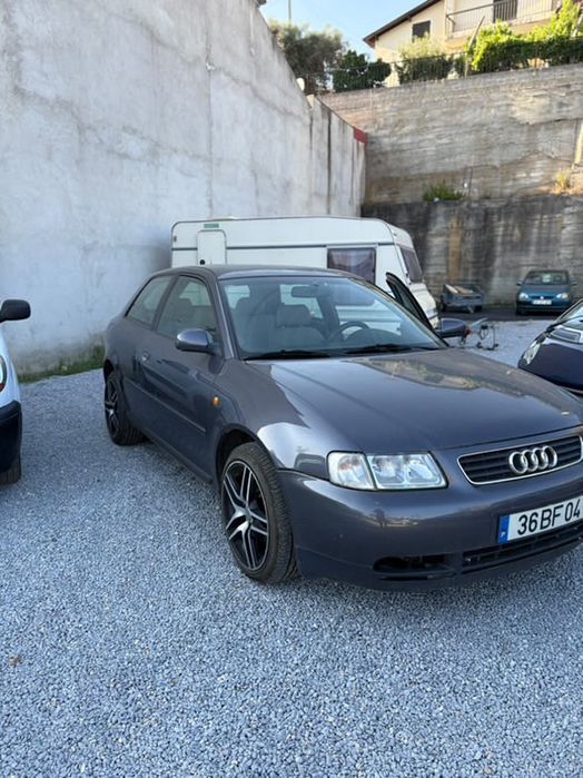 Audi A3.