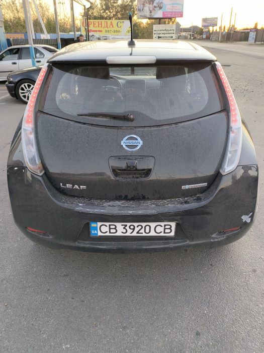 Продам NISSAN LEAF чорний салон 100км вебасто eberspaecher низька ціна