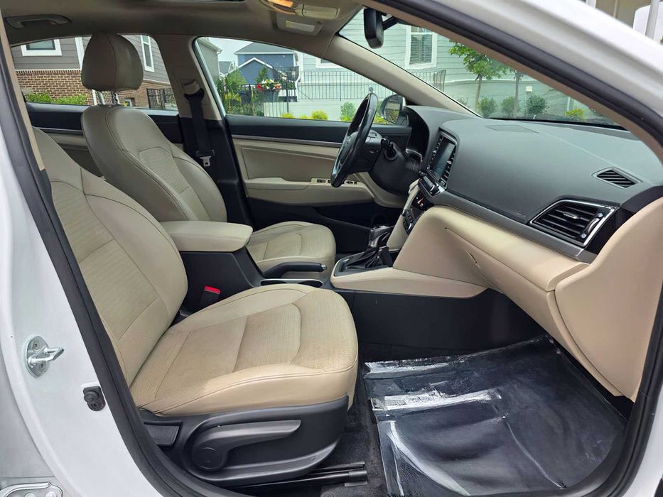 Hyundai Elantra Limited      2018