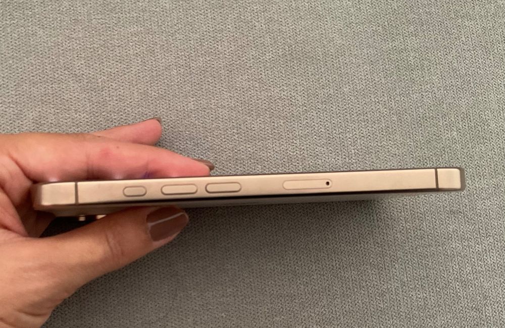 iPhone 16 pro 128gb