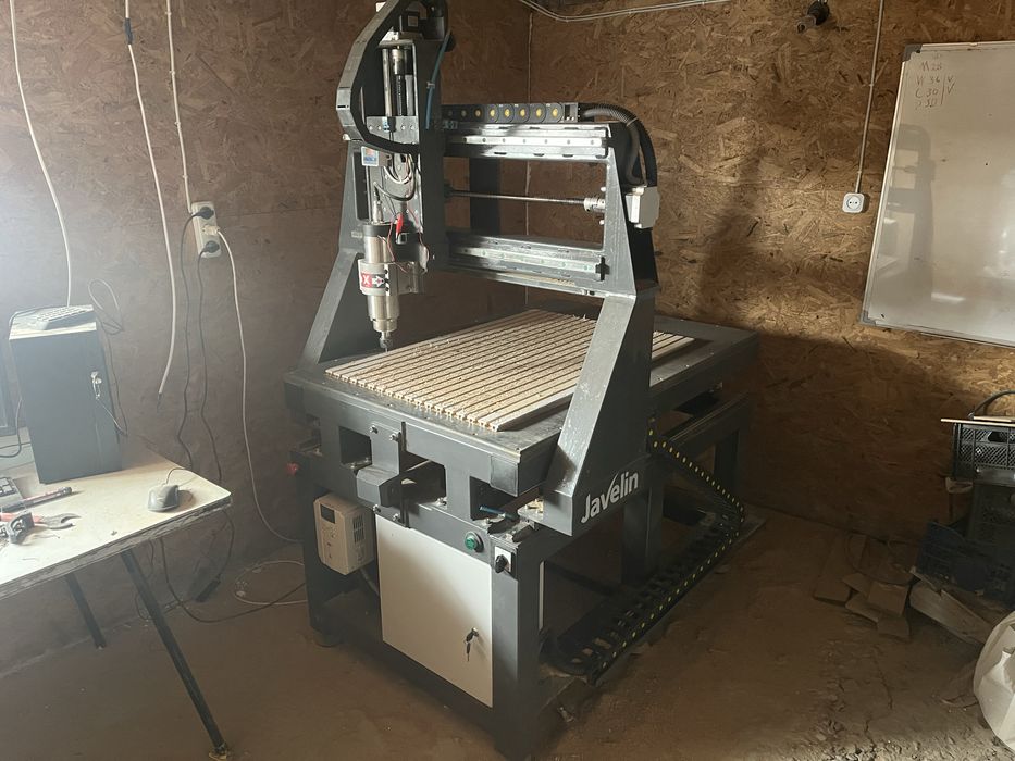 фрезерний верстат з ЧПК (чпу)