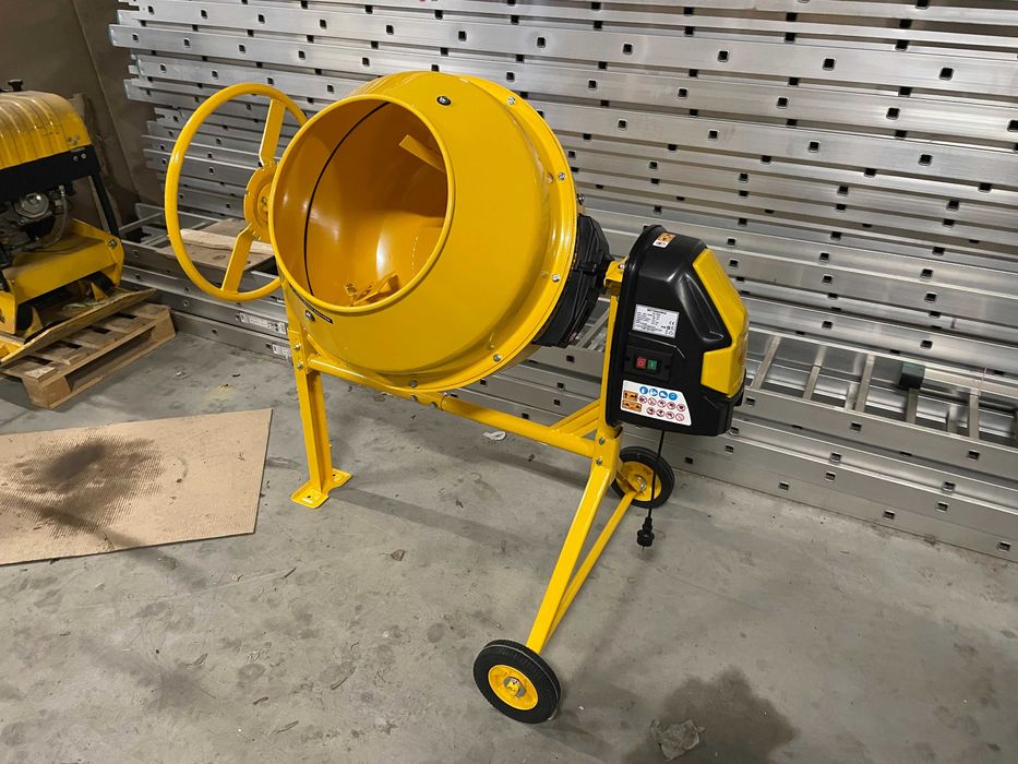 Betoniarka wolnospadowa mieszalnik HIGHER PROFESSIONAL 160L 230V 1300W