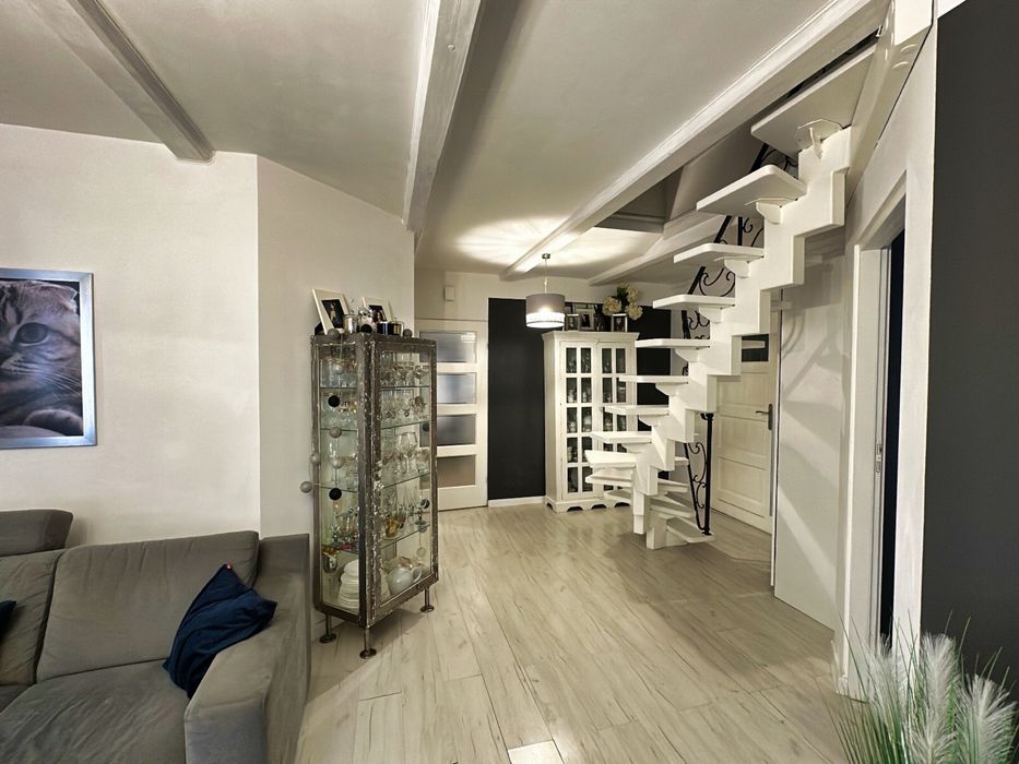 Dom z klimatyczną działką