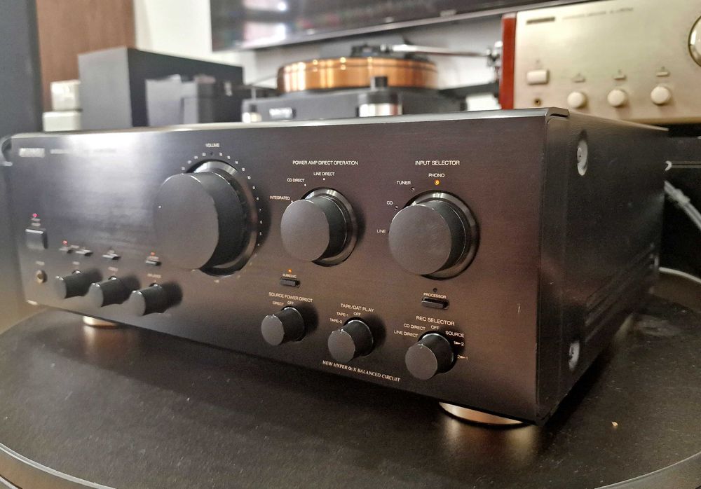 Wzmacniacz Sansui AU 607 MR czarny piękny