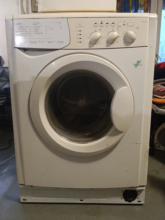 Віддам пральну машину і холодильник