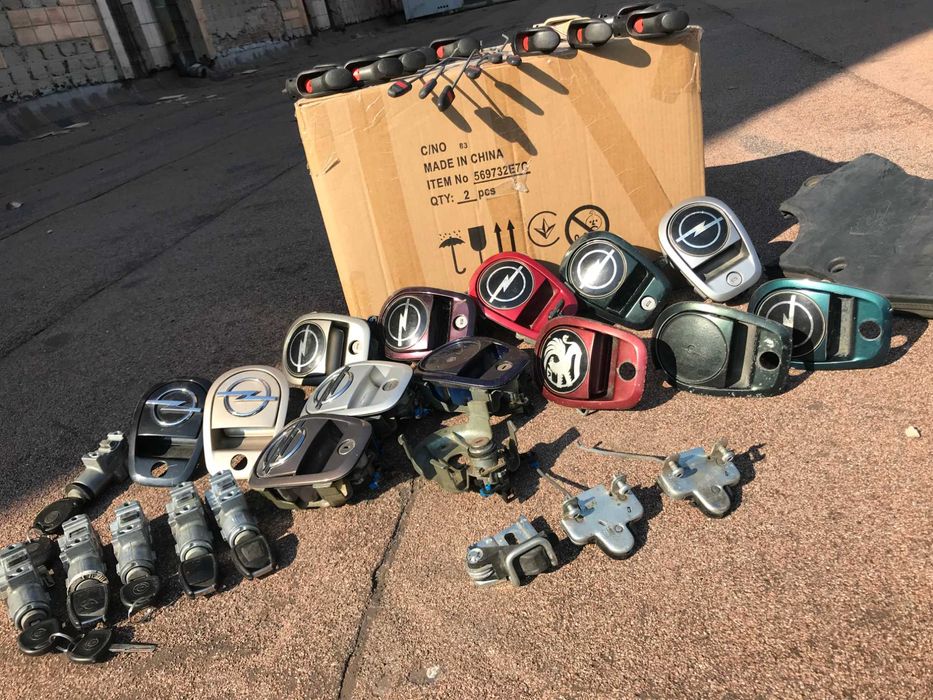 Личинка зажигания Ключ Ручка багажника Кнопки стёкл Opel Omega B.