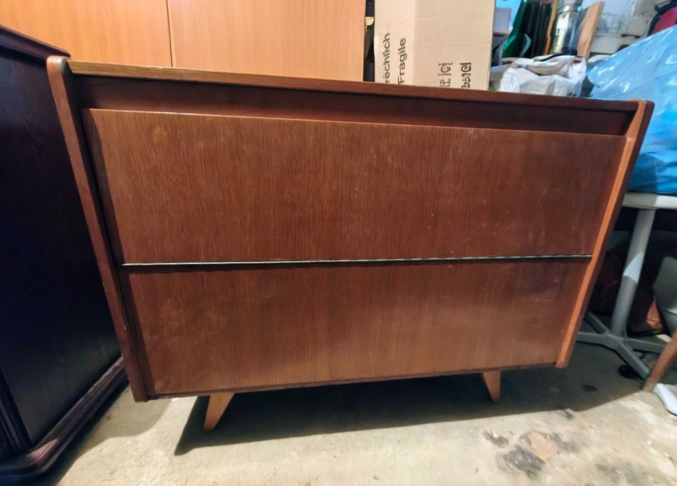 Bieliźniarka z lat 60-tych do odnowienia