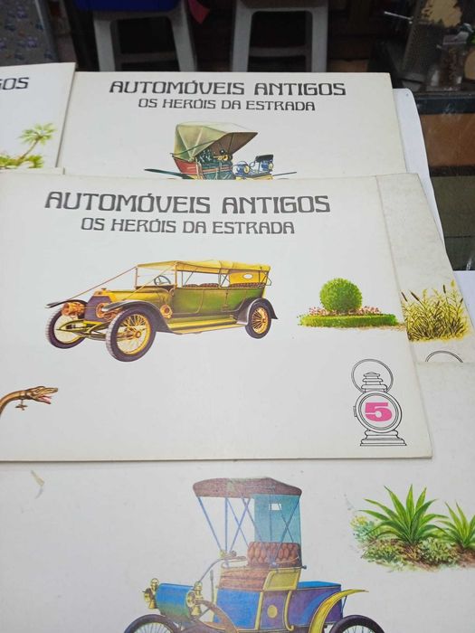 livros antigos sobre carros
