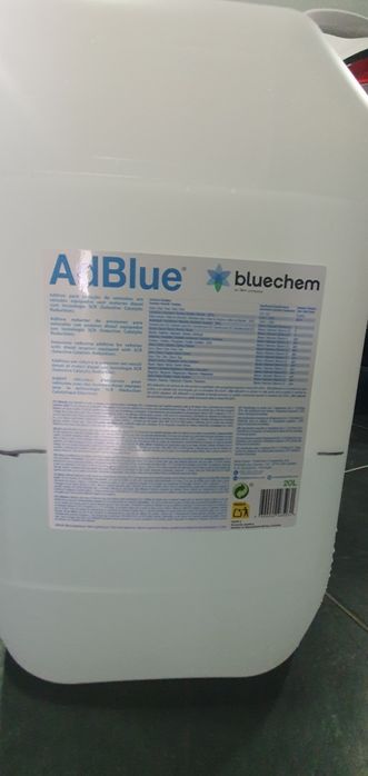 10  Litros adblue e frasco anti-cristalizante.