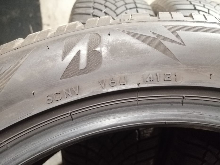 235/50R19 103V Bridgestone Blizzak LM 005
