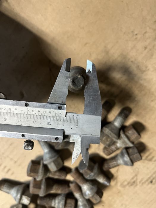 Sruby do kół ALFA ROMEO GIULIETTA M12x 1,25 stalowych aluminiowych