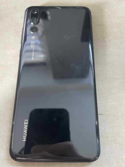 Huawei P20 Pro (porysowany wyświetlacz, uszkodzona przednia kamera)