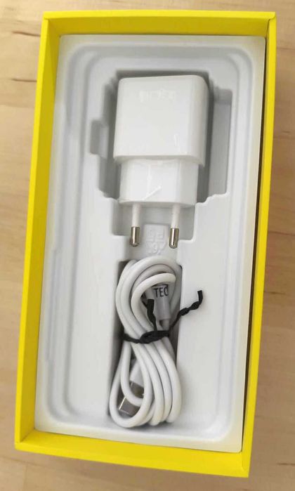 Poccphone F1  - Xiaomi, versão global.