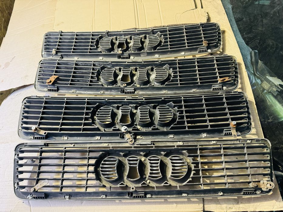 Решітка Радіатора до Audi Ауді 80/90 В4.