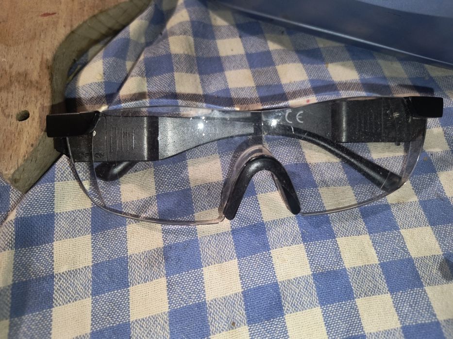 Okulary powiększające.