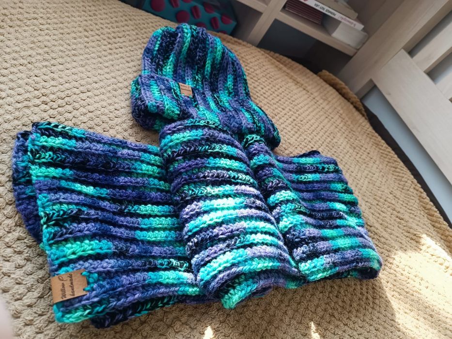 Komplet czapka plus szal