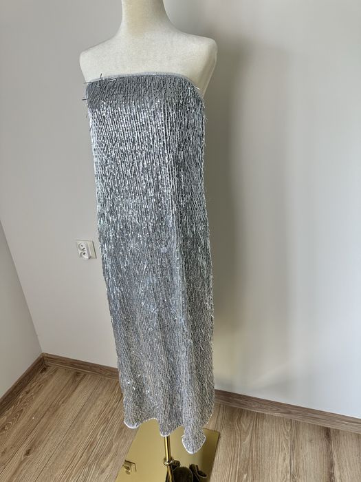 Cekinowa sukienka midi ASOS rozmiar 44 srebrna frędzle cekiny