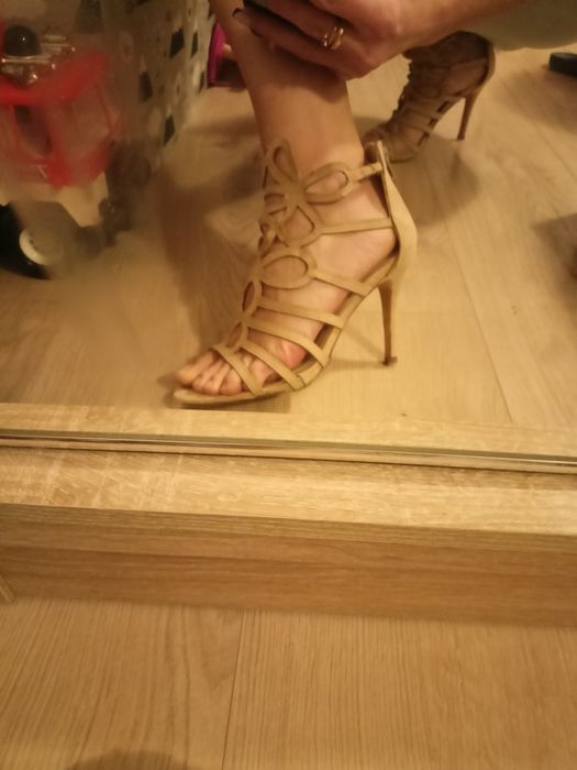 Szpilki, buty na obcasie Bata rozm.36
