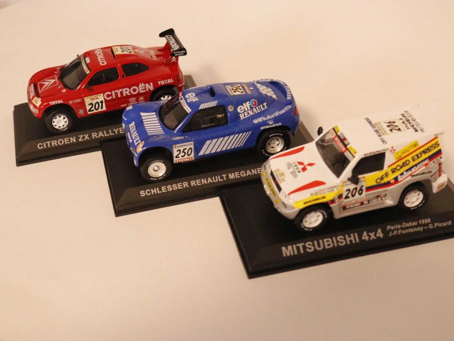 Vendo miniaturas  Rally Paris-Dakar da minha coleção Rally 1/43.  25€/un.