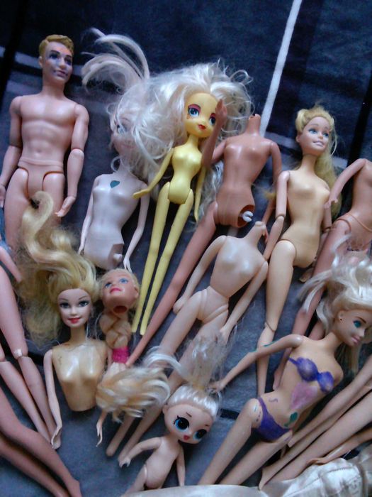 Продам куклы бу,  под реставрацию или на запчасти ,цена за все