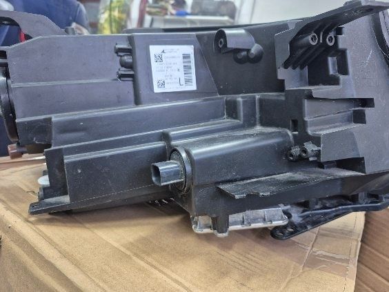 Lefrektor lewy Jeep Compass 2019 r.