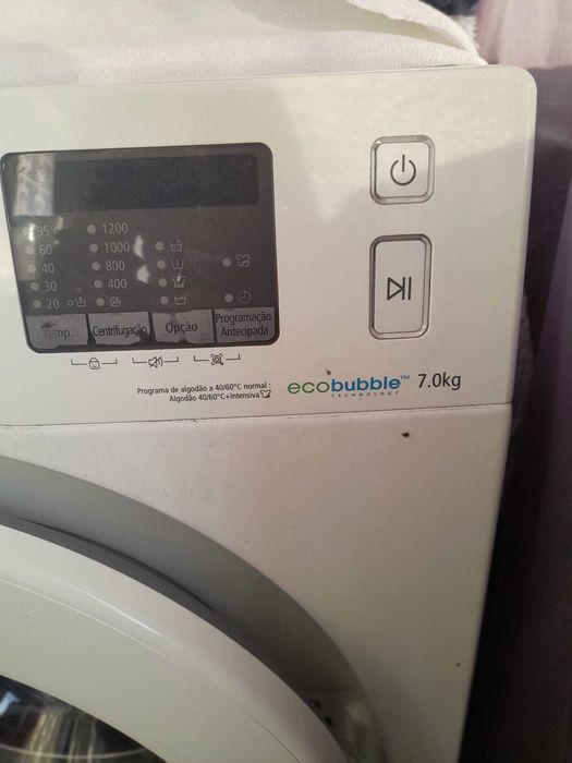 Máquina de lavar roupa Samsung