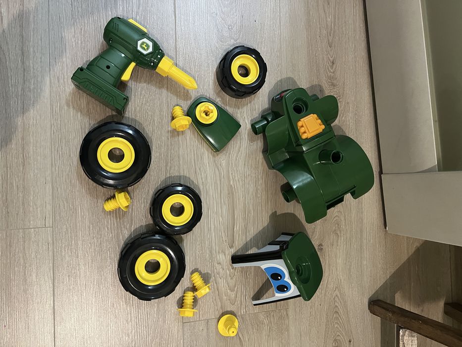 Розбірна машинка Tomy John Deere Збери свій трактор, розвиваючі ігри