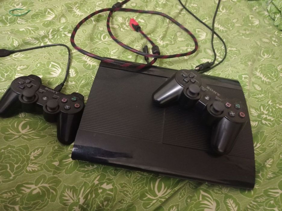 Приставка Sony PlayStation 3 slim