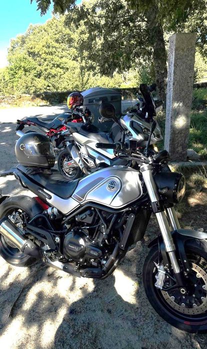 Benelli Leoncino 500 como nova