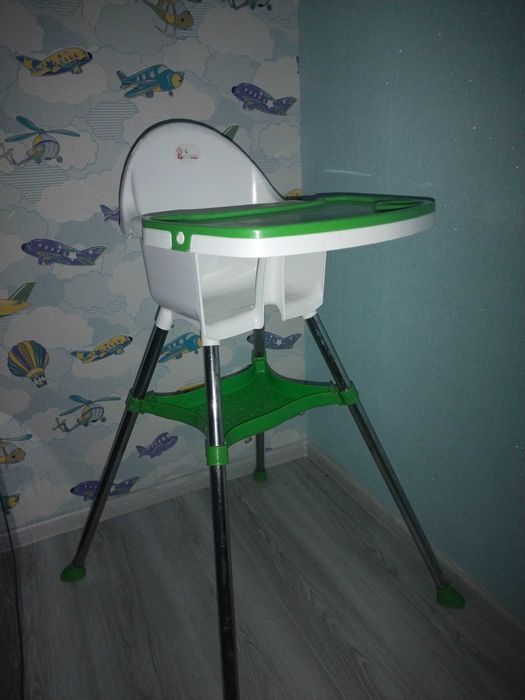 Стілець для годування