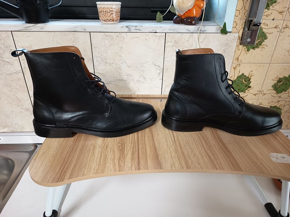 Botas em pele da marca M.Moustache