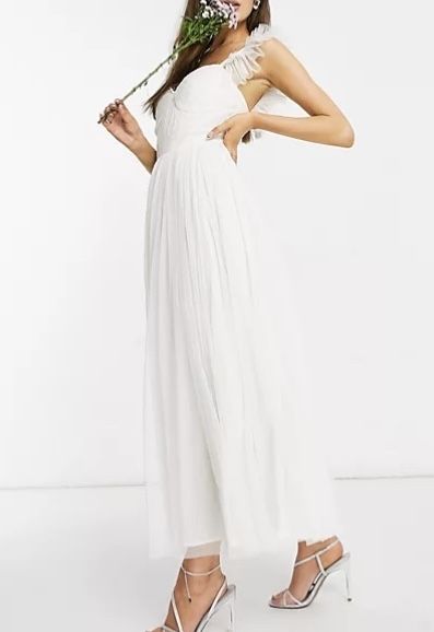 Długa suknia maxi tiulowa na noramkach