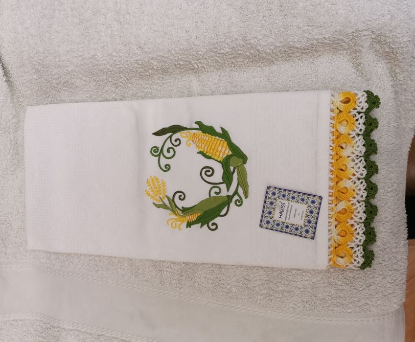 Panos com renda e bordados - NOVOS