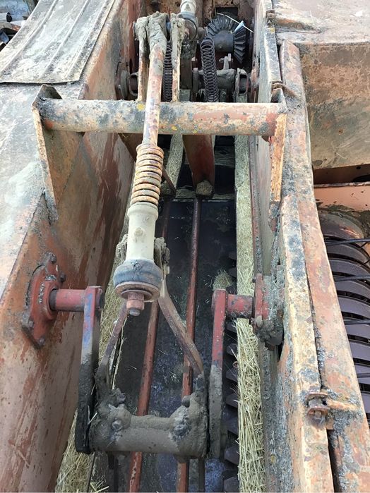 Прес -підборщік Киргизстан