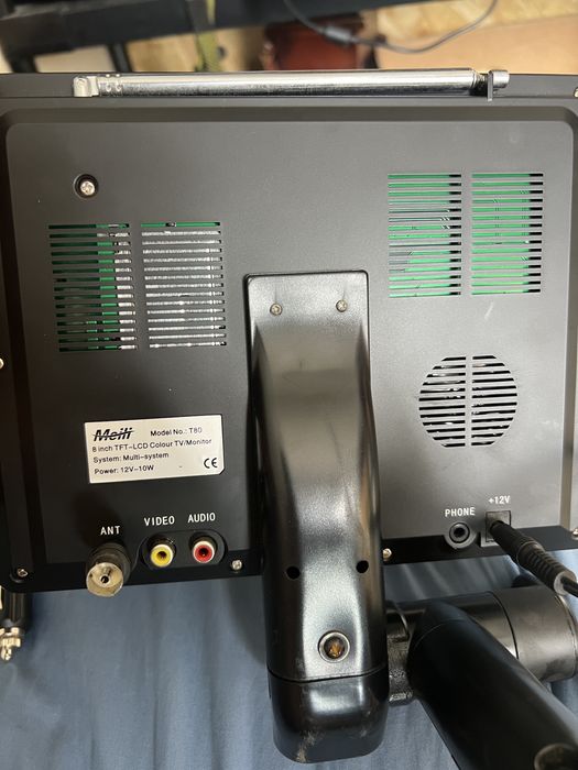 Monitor samochodowy / TV LCD Meili 7" (Uszkodzony, nie włącza się)