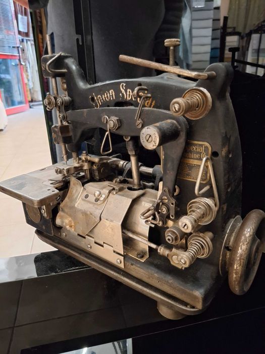 Zabytkowa maszyna