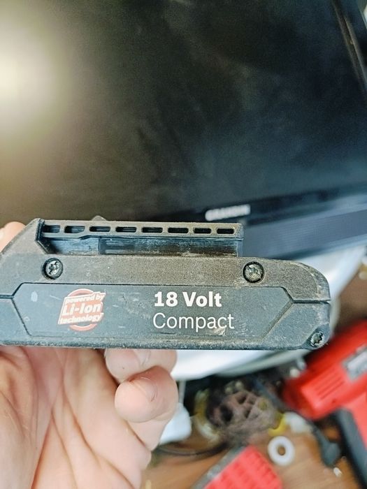 Carregador Bosh com baterias