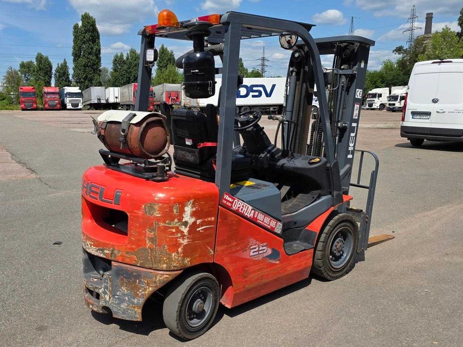 Навантажувач вилковий HELI CPQYD25RC1H газ, в/п 2,5т, мачта 4,7 м