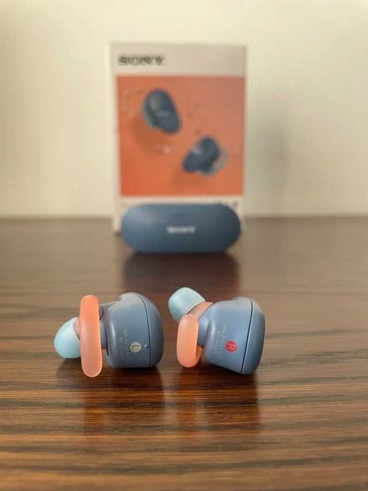 Sony WH-SP800N earbuds