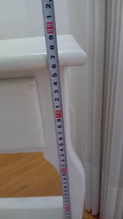 Cómoda branca em  madeira