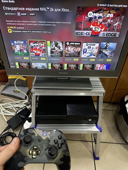 Xbox ONE 1TB 2 gamepads