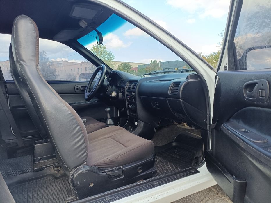 Suzuki Swift 1997 японский брат Honda Civic :)