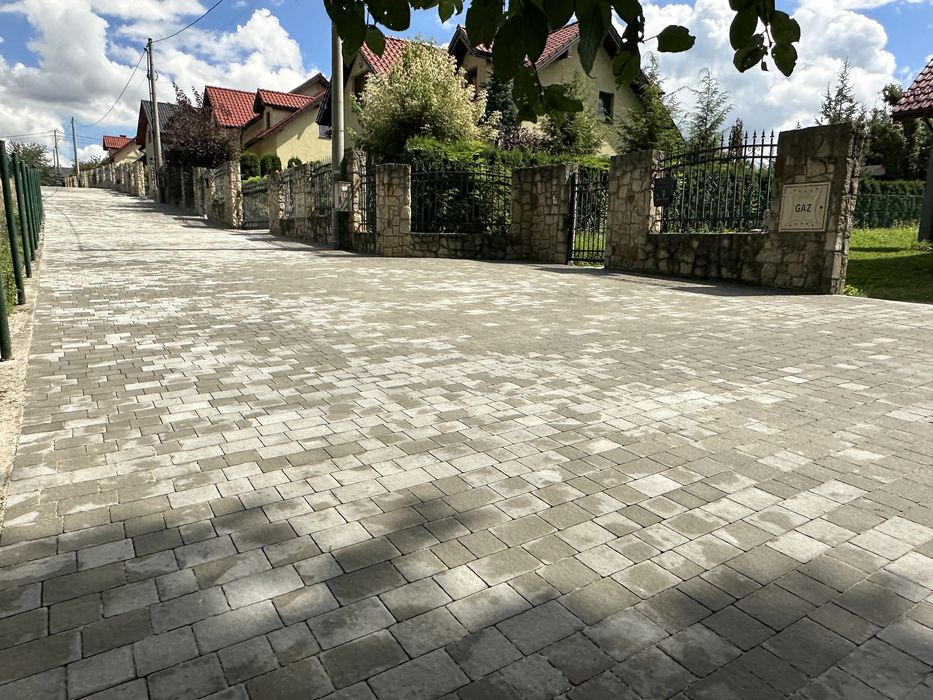 Usługi brukarskie,  układanie kostki brukowej