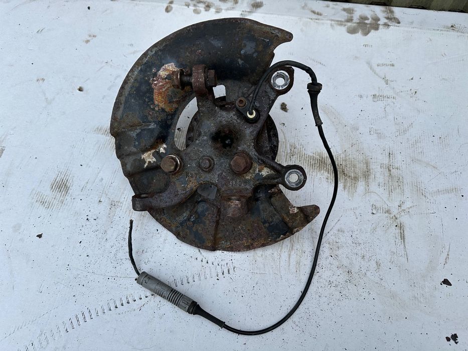 BMW E36 zwrotnica PRAWA przód czujnik abs lift