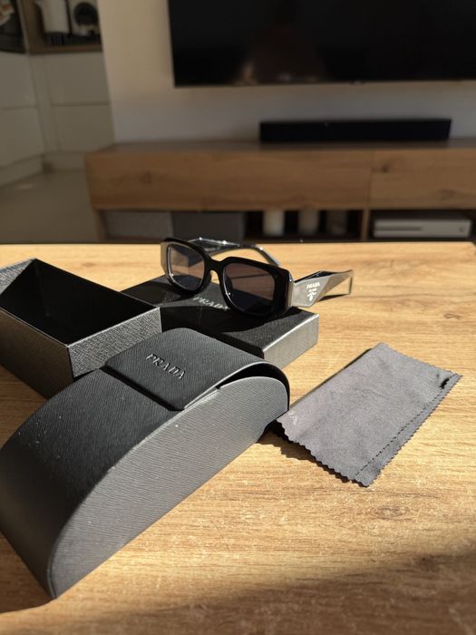Okulary czarne  prada