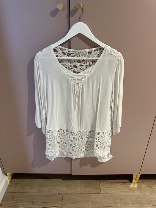 Biała ażurowa tunika