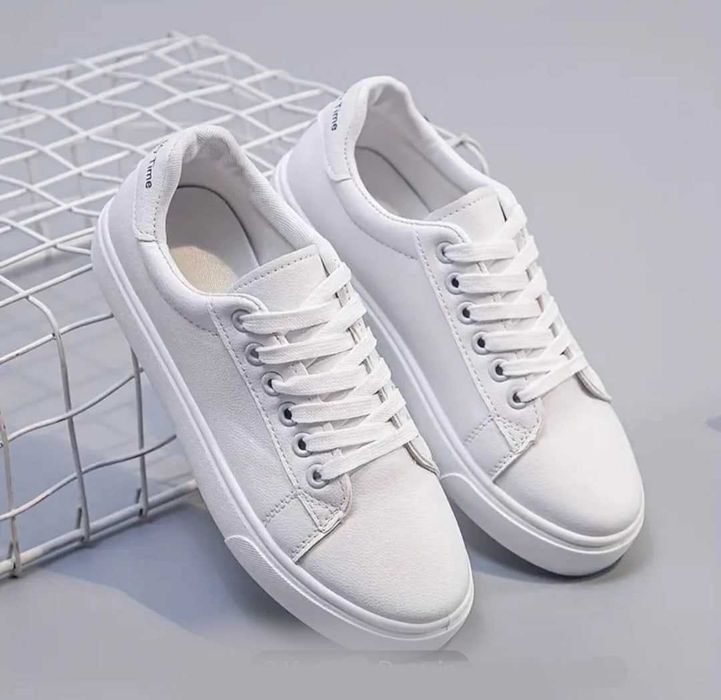 Базові нові кросівки Кеди Мокасини