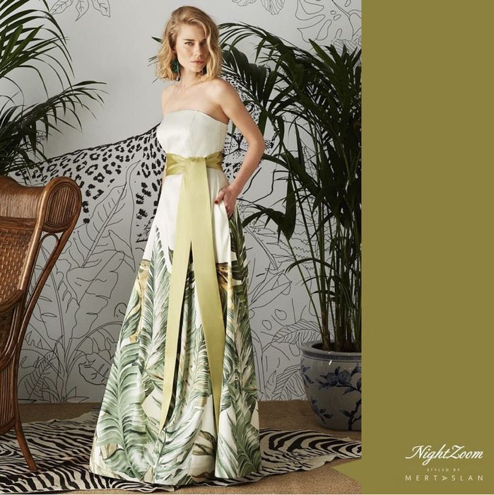 Плаття жіноче вихідне, святкове.